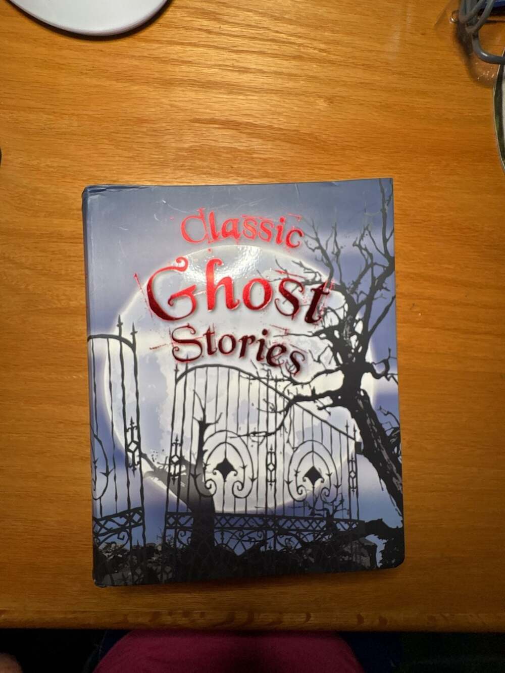 Classic Ghost Stories Compiled by Vic Parker Miles Kelly Edition